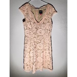 Vince Camuto Lace Dress: size 8